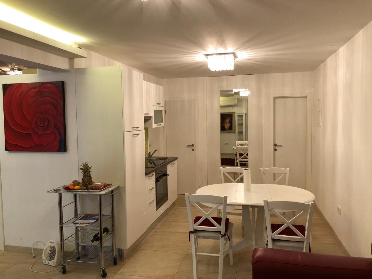 Guest House Valerija Ičići Eksteriør billede